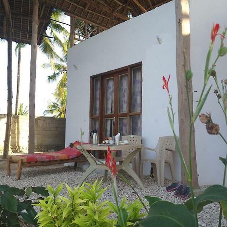 Malik Villa-Matemwe Bnb And Restaurant Exterior foto