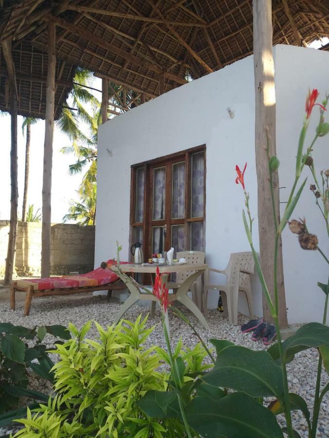 Malik Villa-Matemwe Bnb And Restaurant Exterior foto